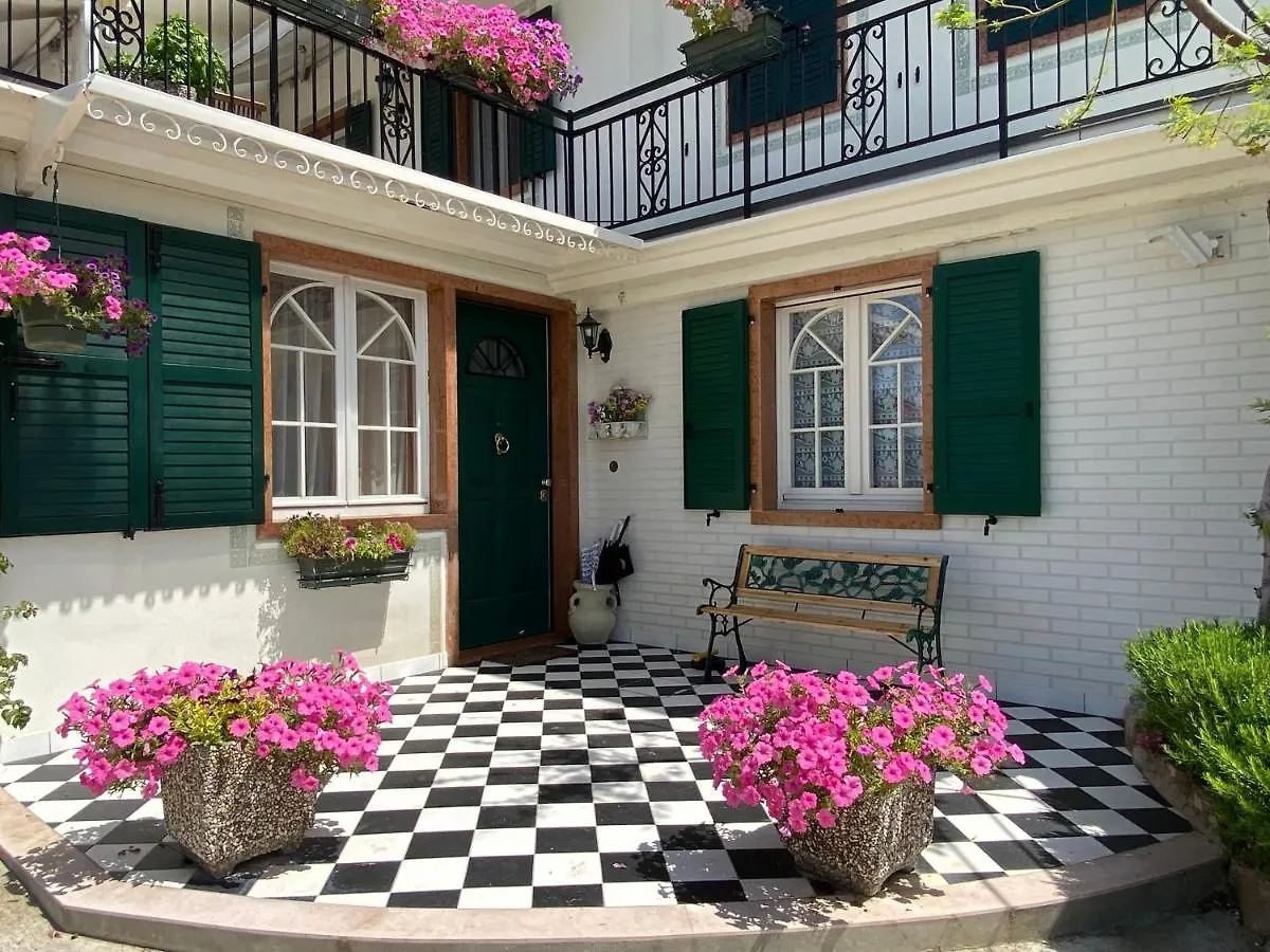 Villa Poggio Ulivo Pool-Apartments Rivoli Veronese 0*,  Italia
