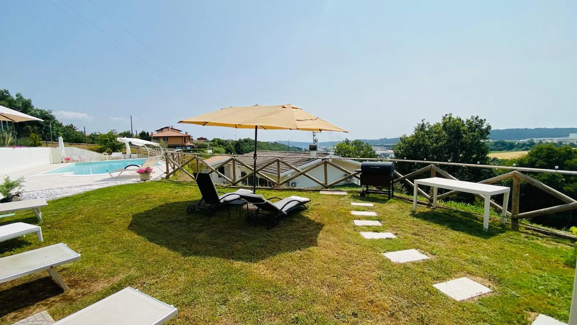 Villa Poggio Ulivo Pool-Apartments Rivoli Veronese Italia