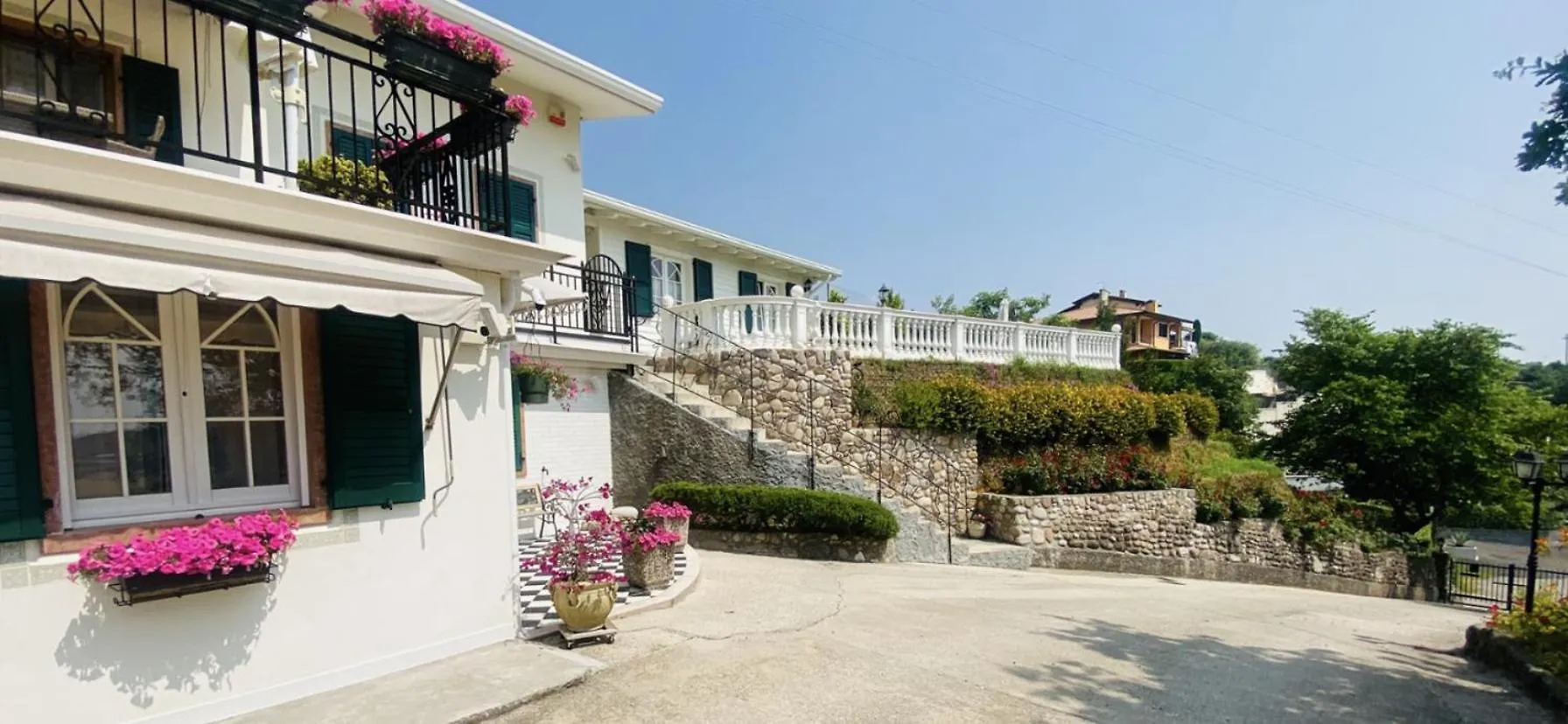 Villa Poggio Ulivo Pool-Apartments Rivoli Veronese Apartamento